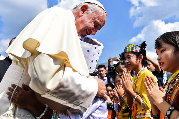 پاپ نامی از مسلمانان روهینگیا نبرد