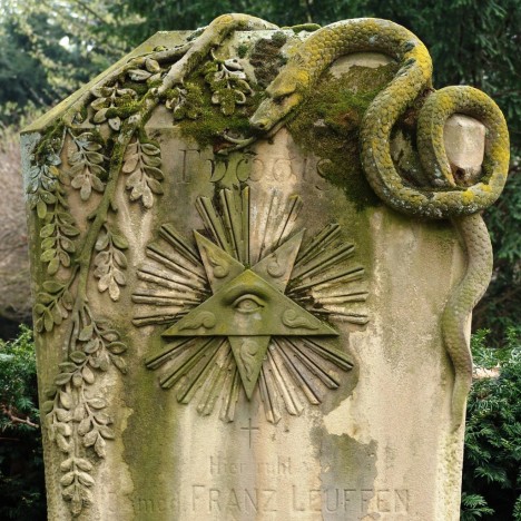 مفهوم‌شناسی نماد سنگ قبر در ادیان و عرفان‌های شناخته شده جهان