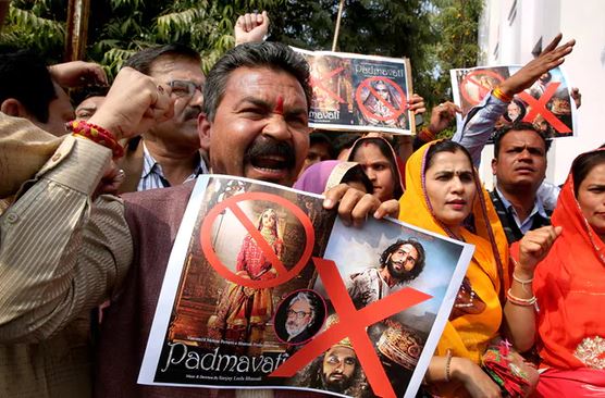 تظاهرات خشونت آمیز هندوها علیه نمایش یک فیلم تاریخی