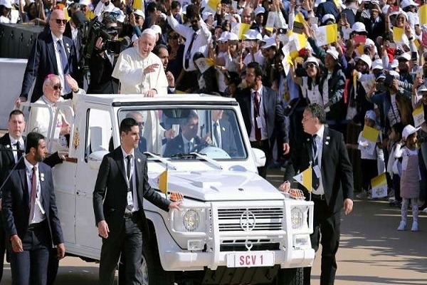 آیین نیایش مسیحیان با حضور پاپ در امارات + عکس