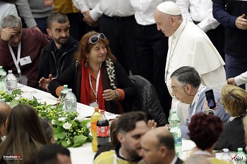 فقرا و بی‌خانمان‌ها در ضیافت ناهار پاپ فرانسیس