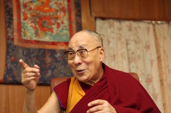 دالایی‌ لاما رهبر معنوی بودائیان تبت از گفته خود درباره زنان عذرخواهی کرد
