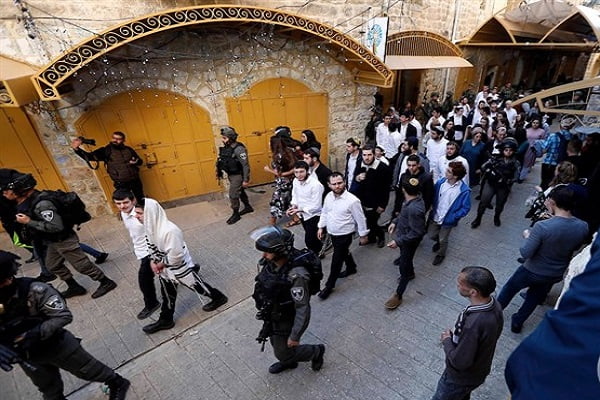 یورش شهرک‌نشینان صهیونیست به کلیسای «الخلیل»