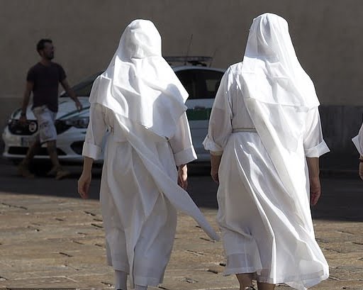 بارداری دو راهبه در سفر تبلیغی باعث ورود واتیکان به موضوع شد