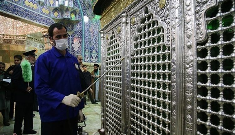 تجمع غیرقانونی در اطراف حرم حضرت معصومه(س)