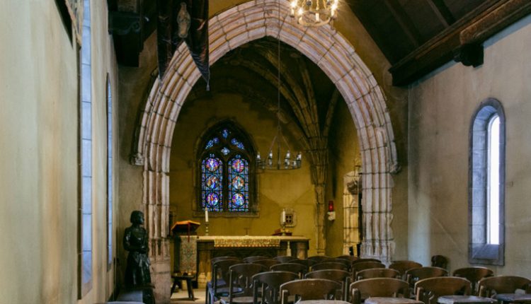 Social media keeps churches closed by the coronavirus open for visitors