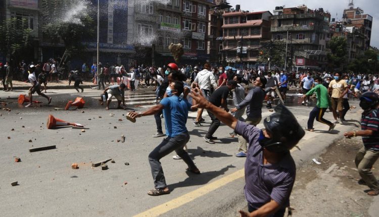درگیری پلیس نپال با زائران خدای باران