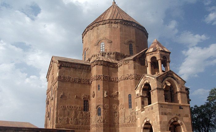 کليسای سورب خاچ در جزیره آختامار