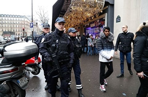 آیا هدف کارزار مکرون، عاملان حادثه پاریس هستند یا مسلمانان؟