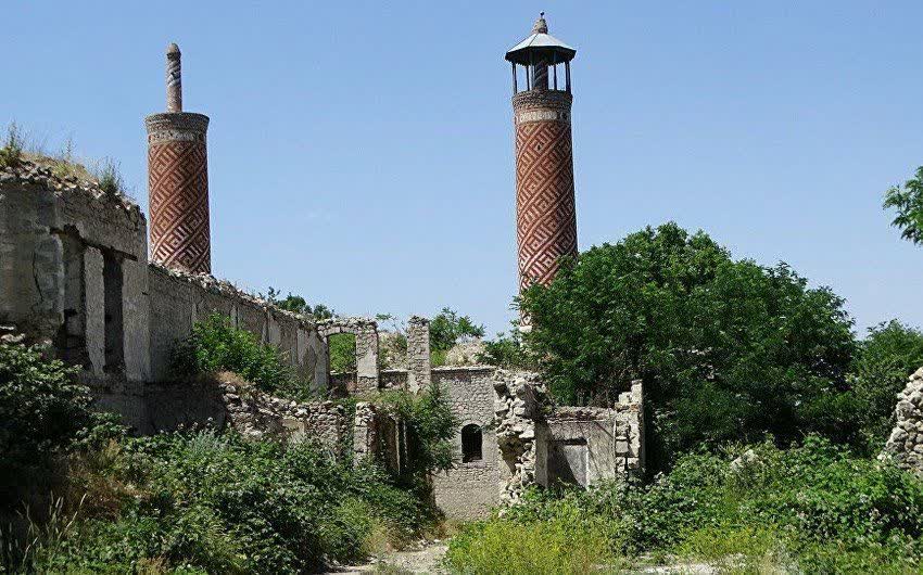 تبدیل مسجد تاریخی در قره باغ بالا به محل نگهداری حیوانات توسط ارامنه