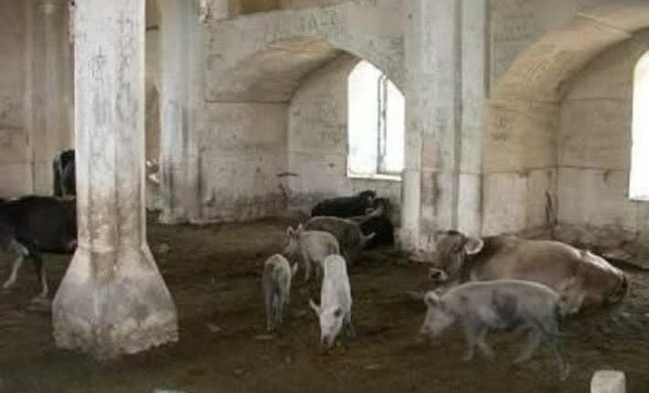 تبدیل مسجد تاریخی در قره باغ بالا به محل نگهداری حیوانات توسط ارامنه