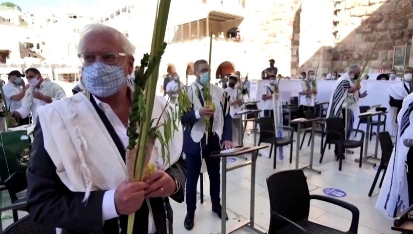 خاخامهای یهودی و سفیر آمریکا در تلآویو برای شفای ترامپ نماز خواندند