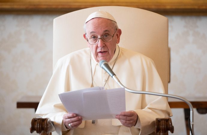 پاپ فرانسیس : اجتماعات خودرأی، روح‌ القدس را از دست می­ دهند