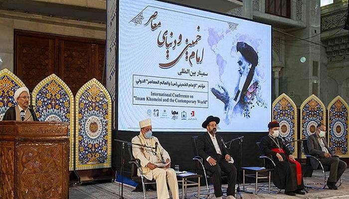 همایش بین‌المللی «امام خمینی و دنیای معاصر» با حضور نمایندگان ادیان توحیدی برگزار شد
