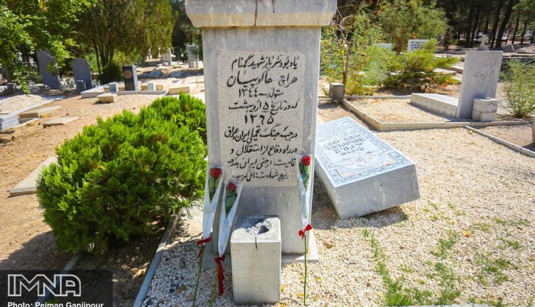 غبارروبی یادمان شهدای ارامنه در اصفهان