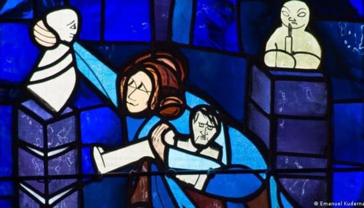 کلیسا‌های آلمان تصویر هیتلر