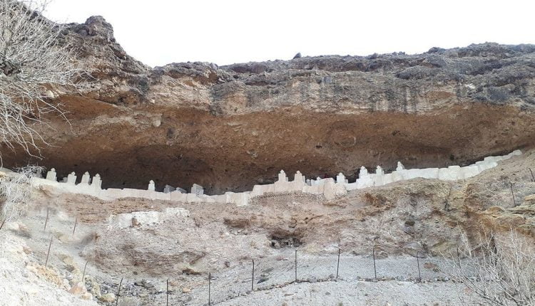 مقبره کوروش و قبرستان