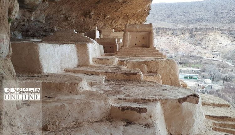 مقبره کوروش و قبرستان