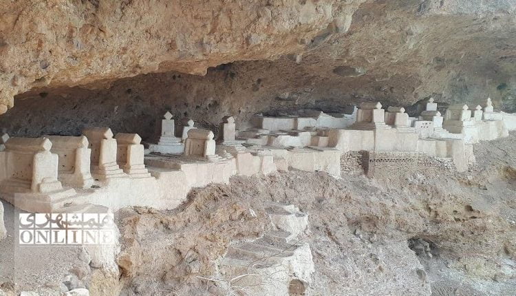 مقبره کوروش و قبرستان