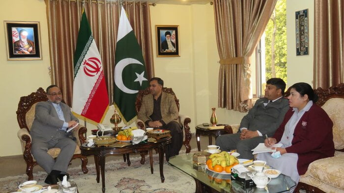 رایزن فرهنگی ایران و هیات کلیساهای پاکستان دیدار کردند