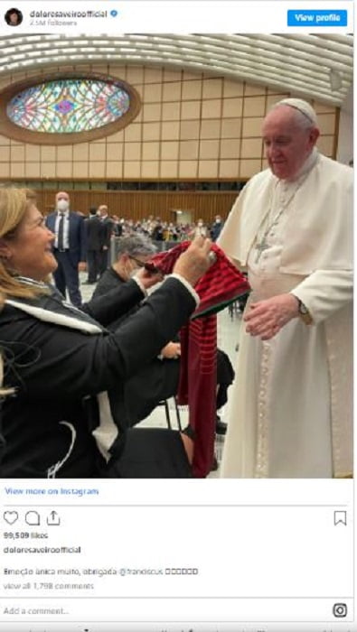 هدیۀ جالب مادر رونالدو به رهبر مسیحیان جهان