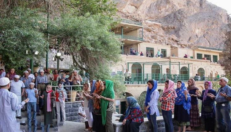 زیارتگاه چک چک زرتشتیان یزد