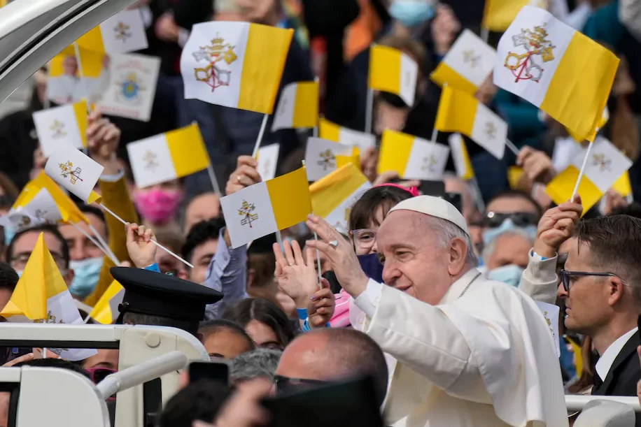 دعای پاپ برای پایان یافتن جنگ در اوکراین و استقبال از پناهندگان