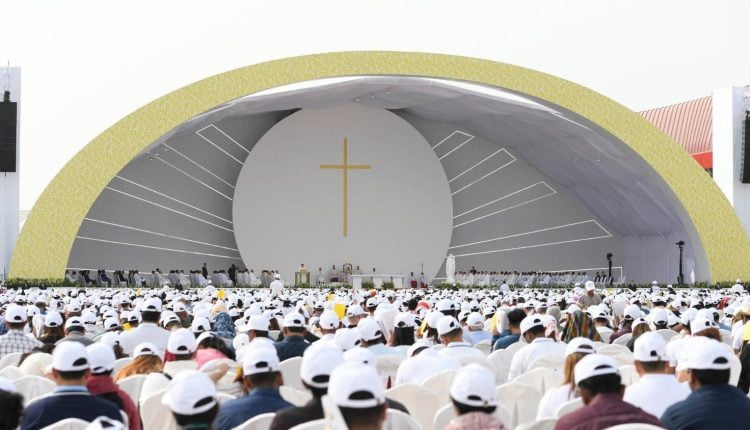 پاپ+در+ورزشگاه+ملی+بحرین