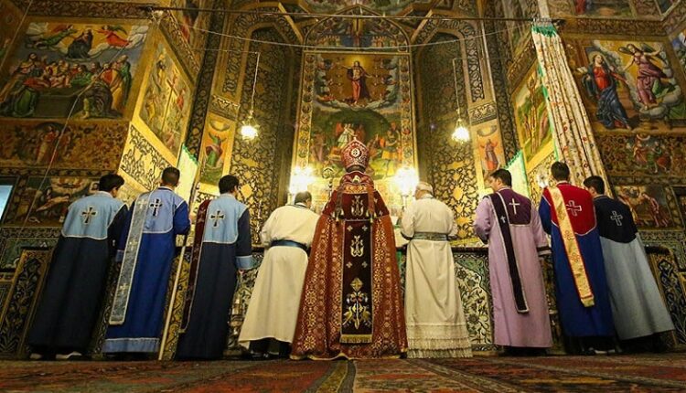 نقش کلیساهای ایران