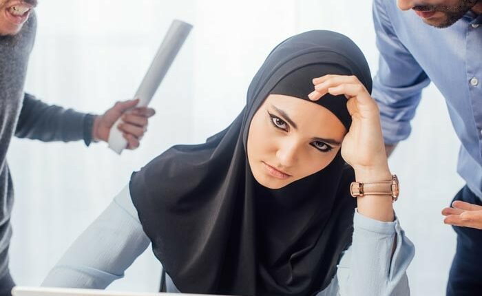 آیا مرد می‌تونه زنش رو کتک بزنه