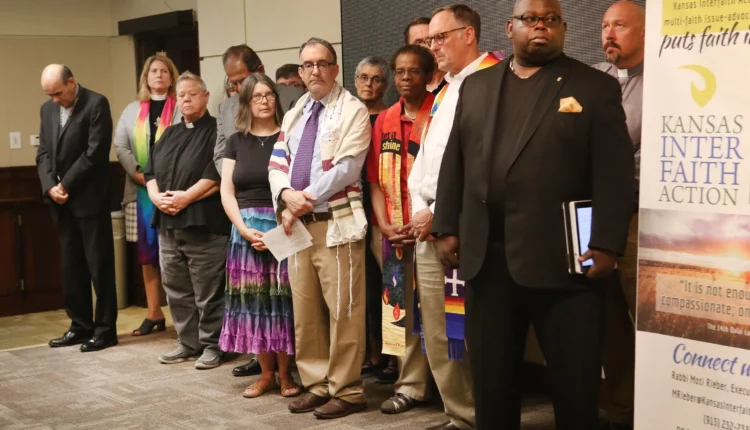 مراسم بین ادیانی کانزاس آمریکا