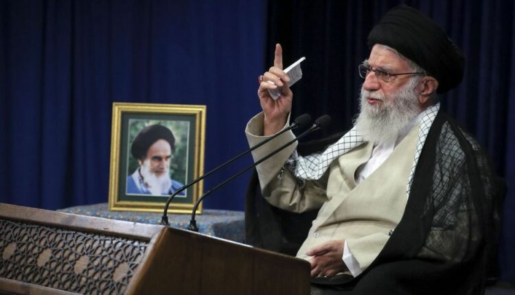 رهبری و فساد مالی