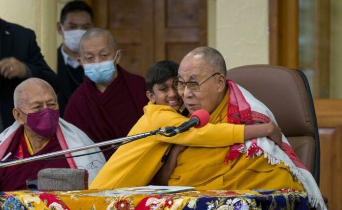 عذرخواهی دالایی لاما