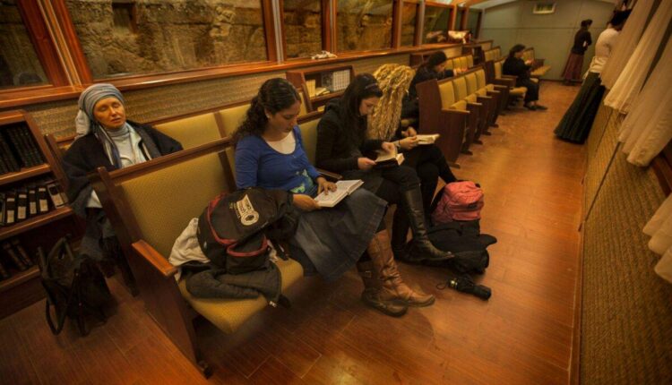 کتاب مقدس در مسجد الاقصی