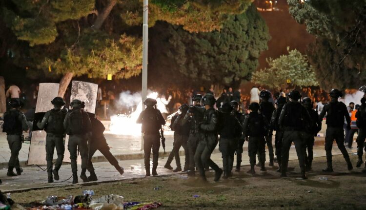 نمایی-از-آتش-زدن-مسجد-الاقصی