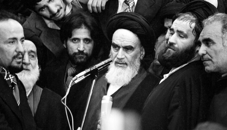 نظر-امام-خمینی-به-حقوق-ادیان-در-ایران