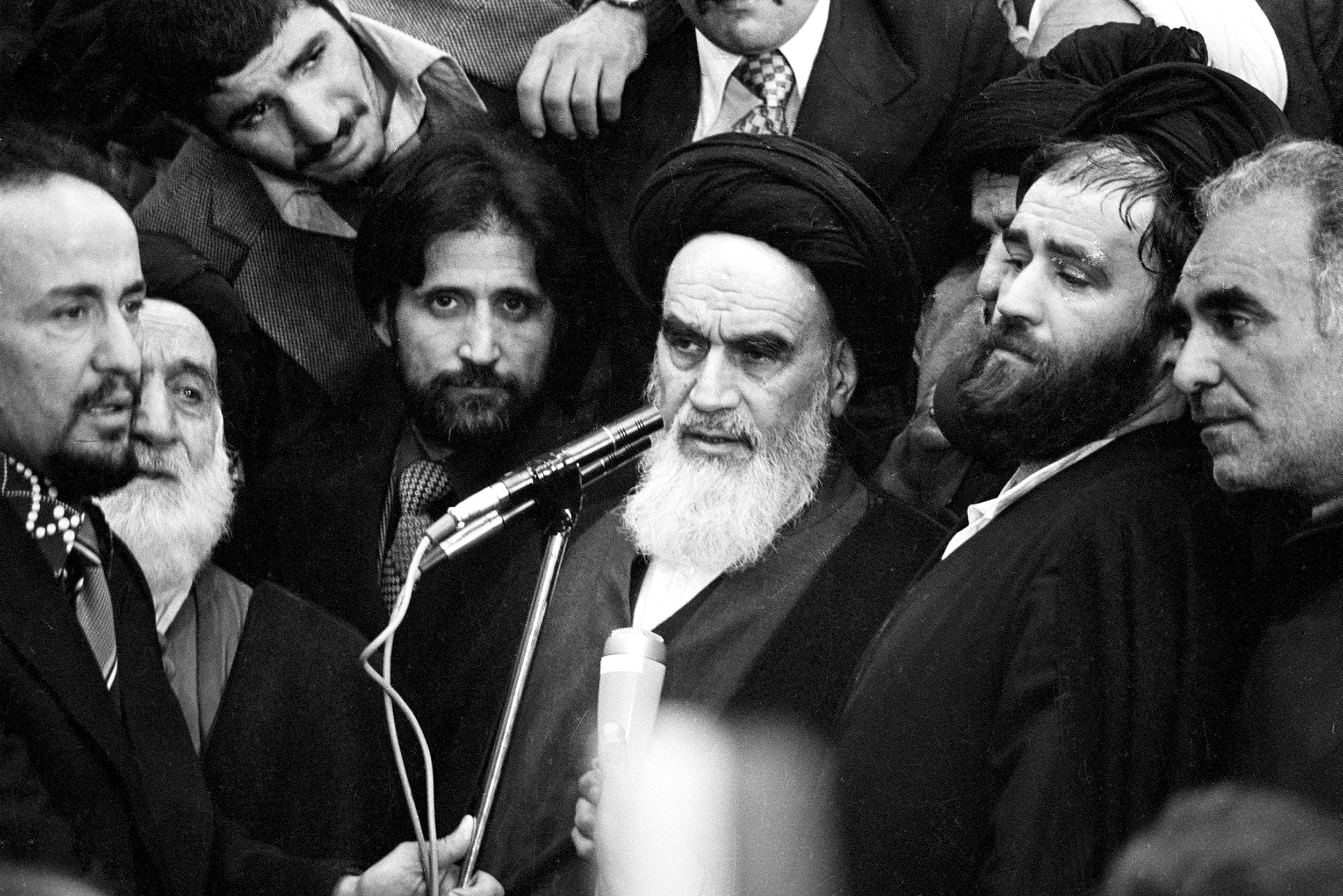 نظر-امام-خمینی-به-حقوق-ادیان-در-ایران