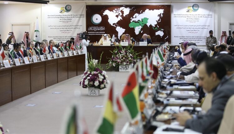 نشست+اضطراری+برای+مقابله+با+توهین+به+قرآن