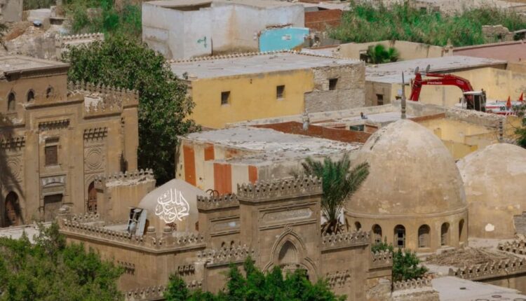 قبور باستانی منطقه امام شافعی زیر چرخ طرح توسعه ۲۰۵۰ قاهره