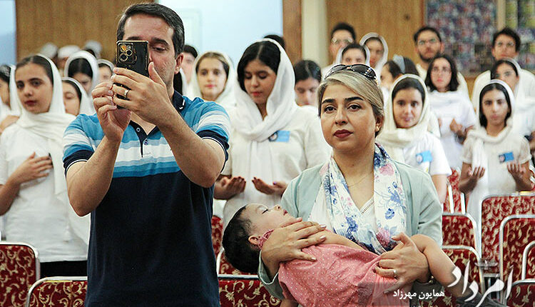 جشن زرتشتیان در همایش مانتره