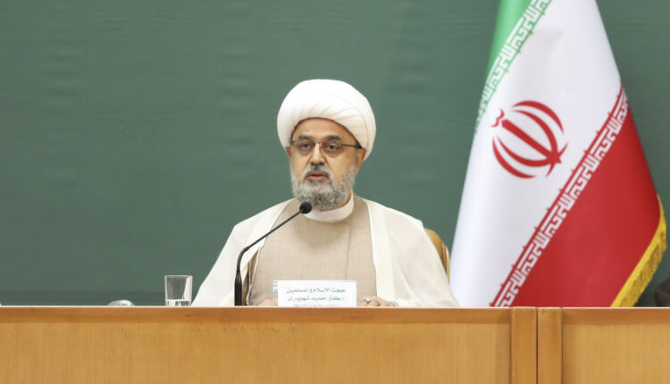 دبیرکل مجمع تقریب