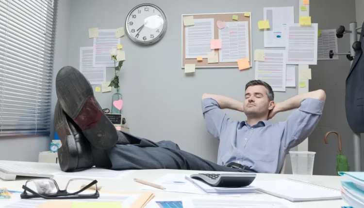 کم کاری در شغل